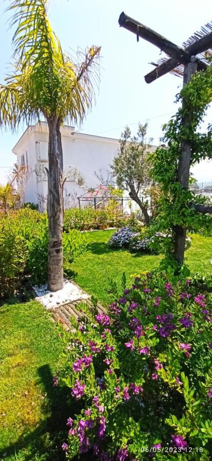 La Villa Degli Dei - Guest House Castellammare di Stabia Exterior foto