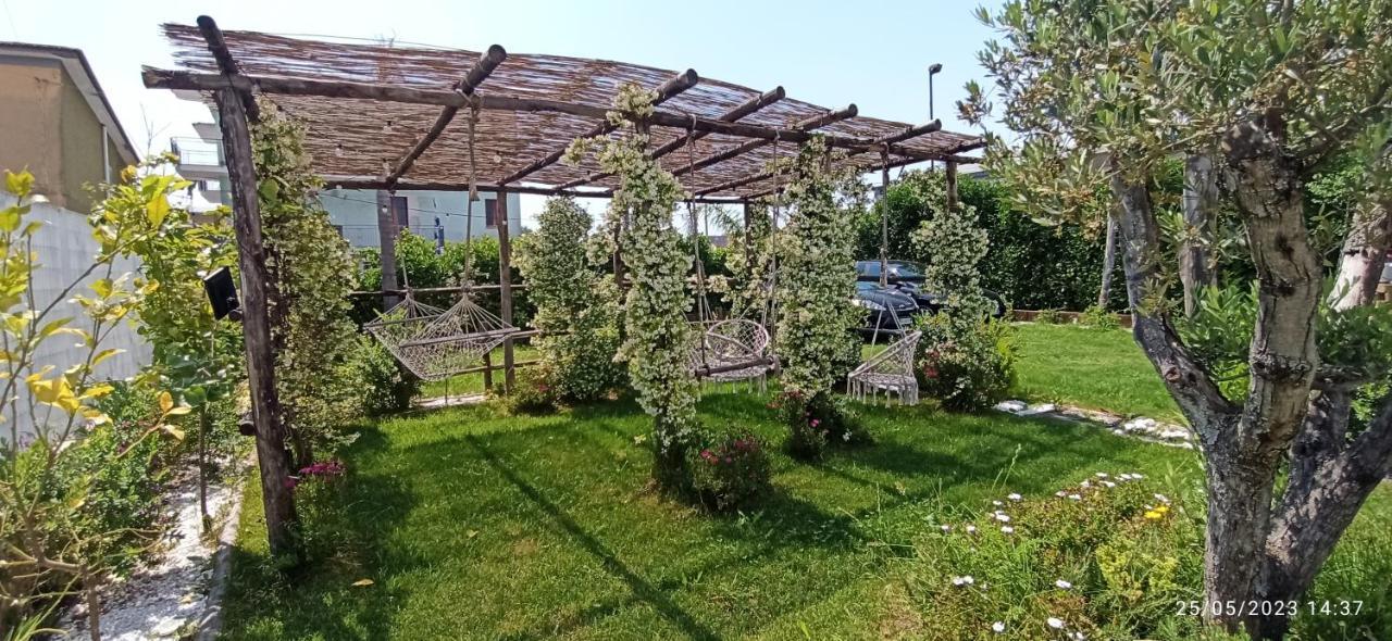 La Villa Degli Dei - Guest House Castellammare di Stabia Exterior foto